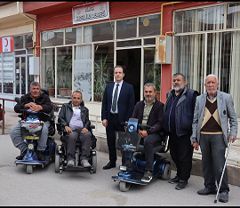 ENGELLİLER DERNEĞİNİ ZİYARET 