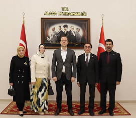 YEŞİLAY TEMSİLCİLERİNDEN KAYMAKAMIMIZ SAYIN ENGİN TOK’A ZİYARET